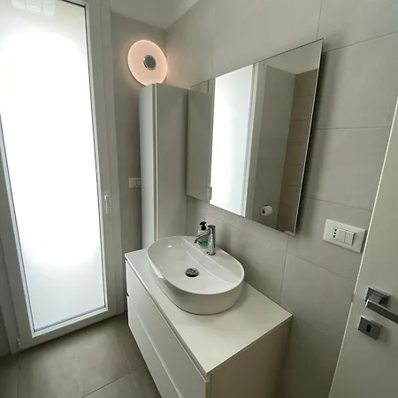 New Luxury With Pool In Borghetto بورجيتو سانتو سبيريتو