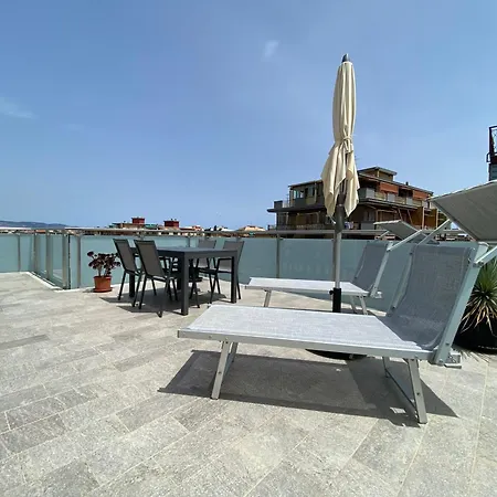 New Luxury With Pool In Borghetto *