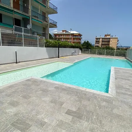 公寓 New Luxury With Pool In Borghetto *