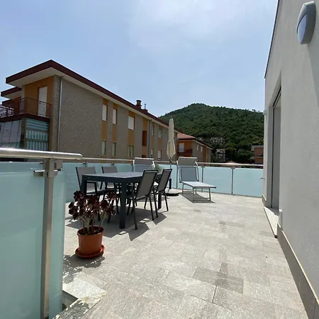 New Luxury With Pool In Borghetto * 博尔盖托桑托斯皮里托