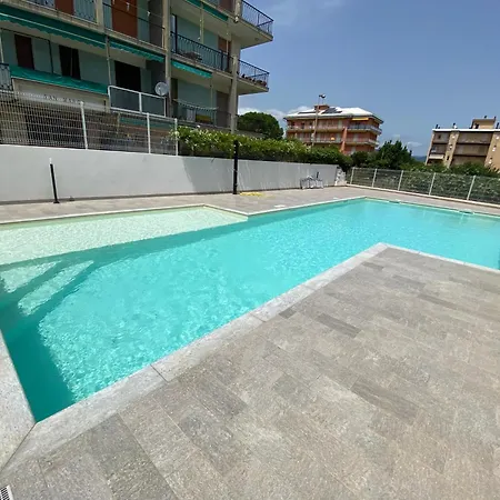 New Luxury With Pool In Borghetto
