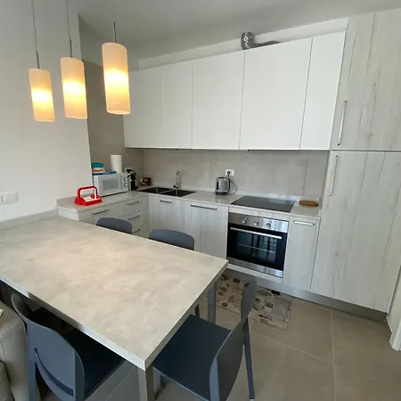 New Luxury With Pool In Borghetto *